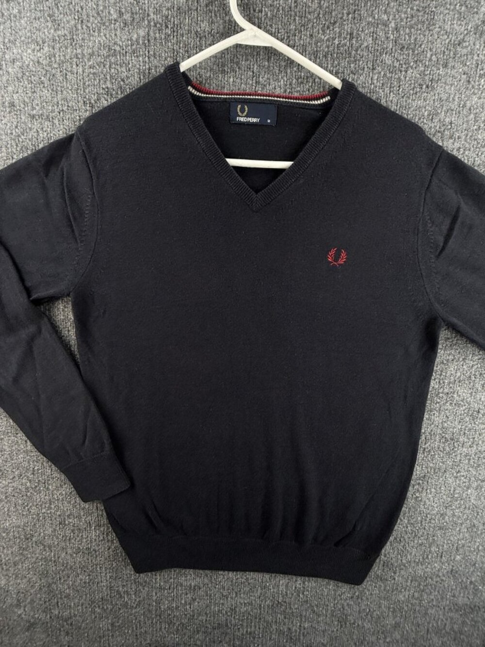 Fred Perry Navy Blue Medium Logo Sweater Pullover V-Neck Men Knit Solid Preppy
